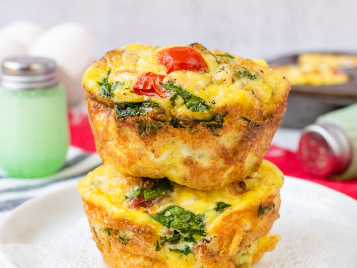 https://healthyrecipesmadesimple.com/wp-content/uploads/2021/10/BLT-Egg-Muffin-Cups-5-1-720x540.jpg